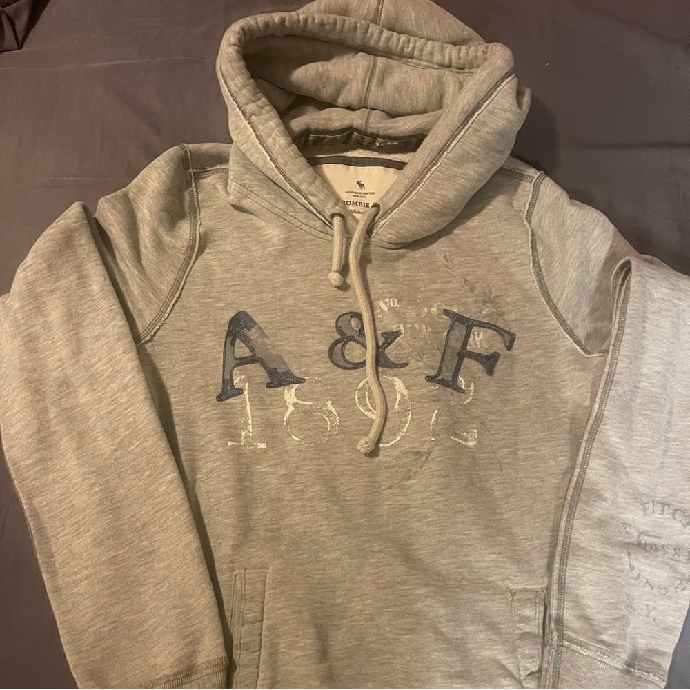 A&F SWEAT SHIRT